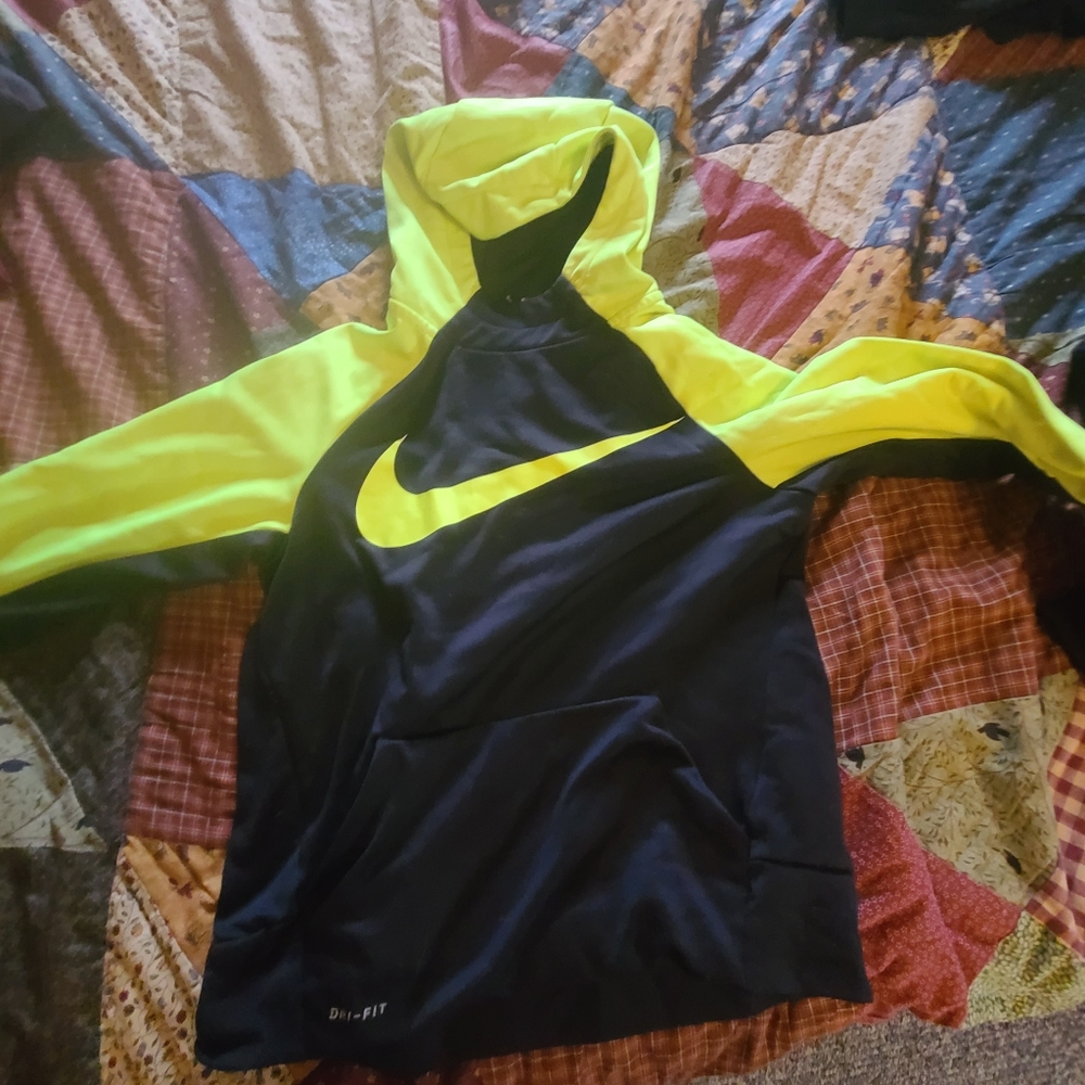 Nike dry fit hoodie, Medium, Black and Yellow